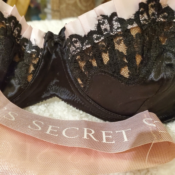 Victoria's Secret Satin and Lace Bra - Picture 3 of 5